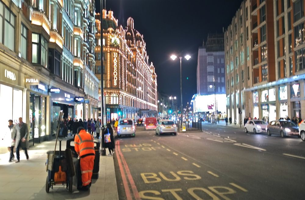 Knightsbridge at night, the hotel's neighbourhood